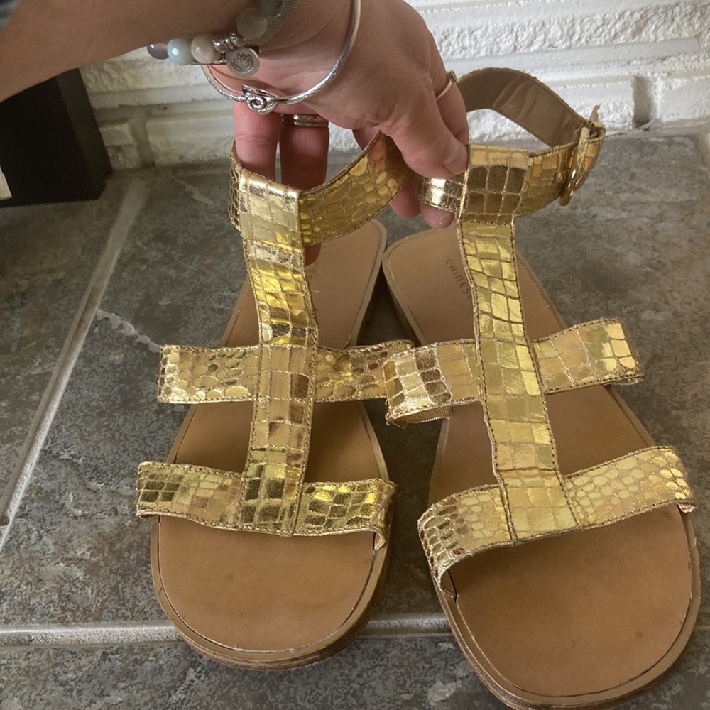 EUC Chinese Laundry Gorgeous Gold Croc Print Sandals Size 9.5